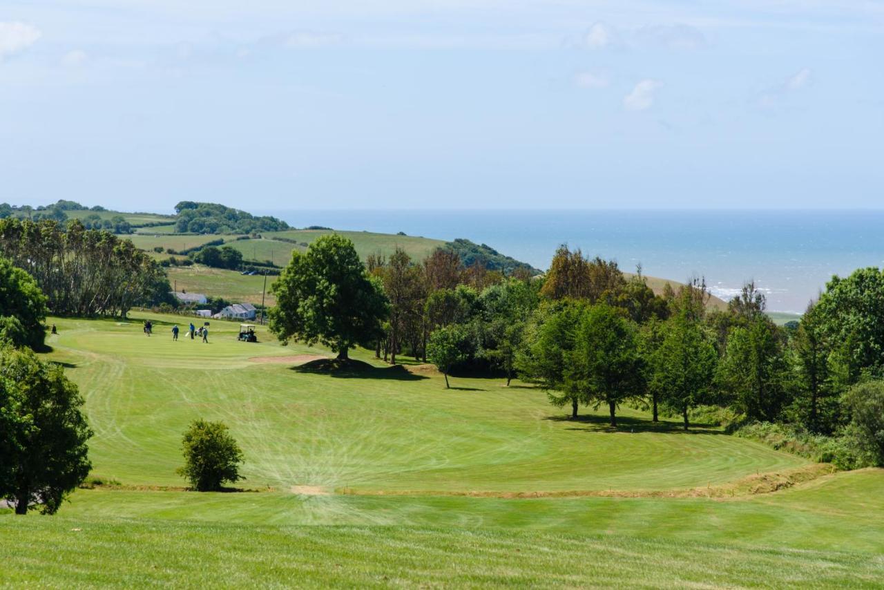 Penrhos Park Hotel Llanrhystyd Buitenkant foto