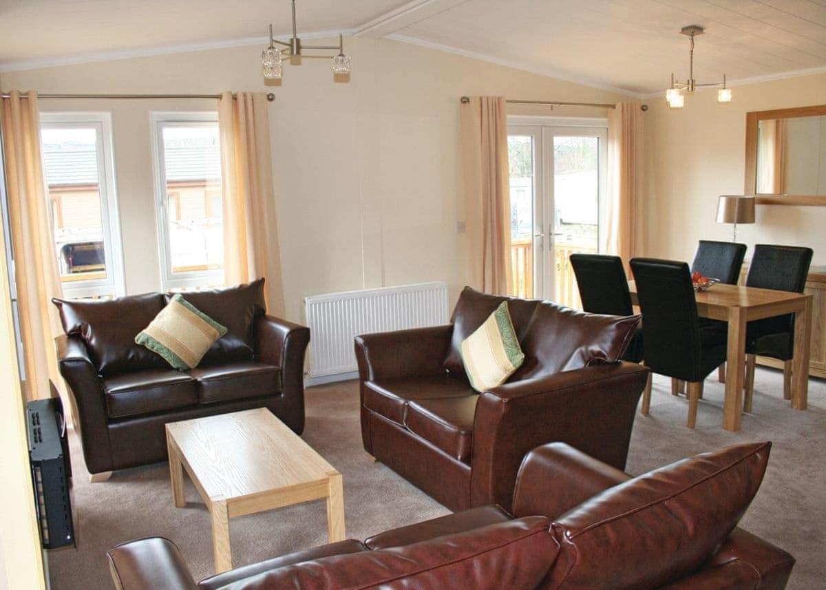 Penrhos Park Hotel Llanrhystyd Buitenkant foto